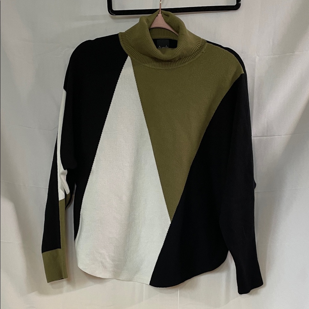 Aaeda Olive and Black Sweater